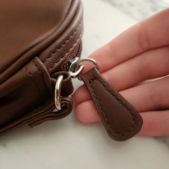 No Boundaries circle crossbody in brown - Picture 7 of 7